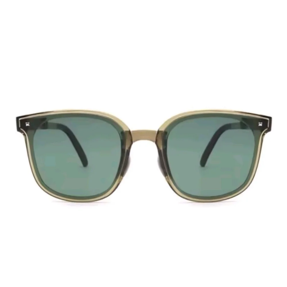 Foldable Stylish Green Lens Sunglasses